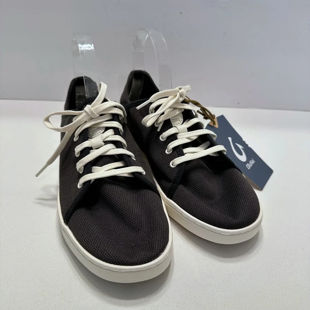 OluKai women’s casual